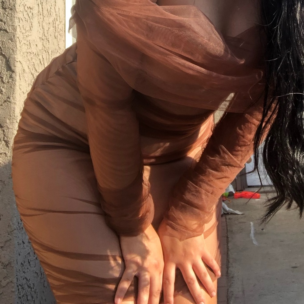 Brown dress